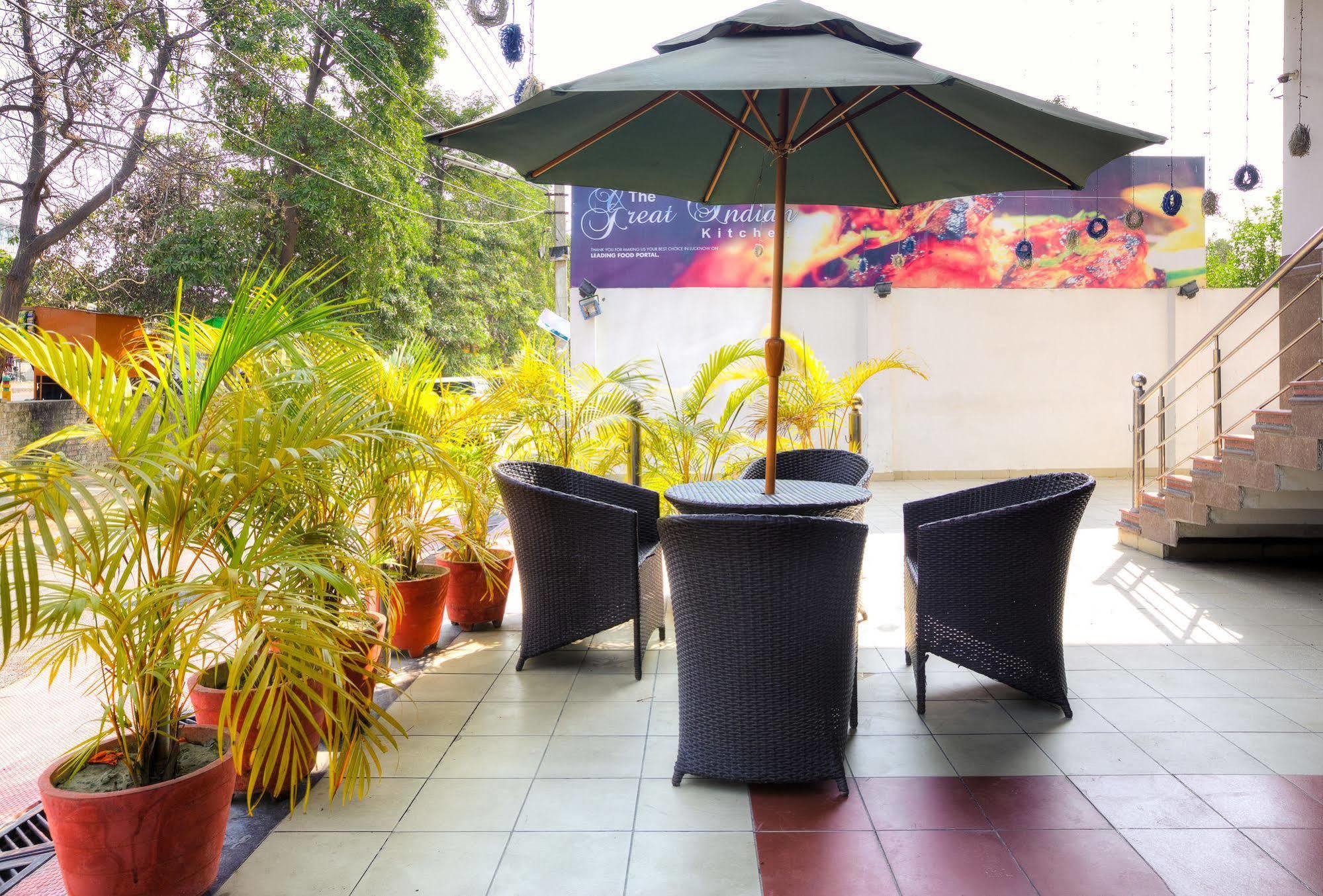 Treebo Shivam Inn Near Singapore Mall Lucknow Dış mekan fotoğraf