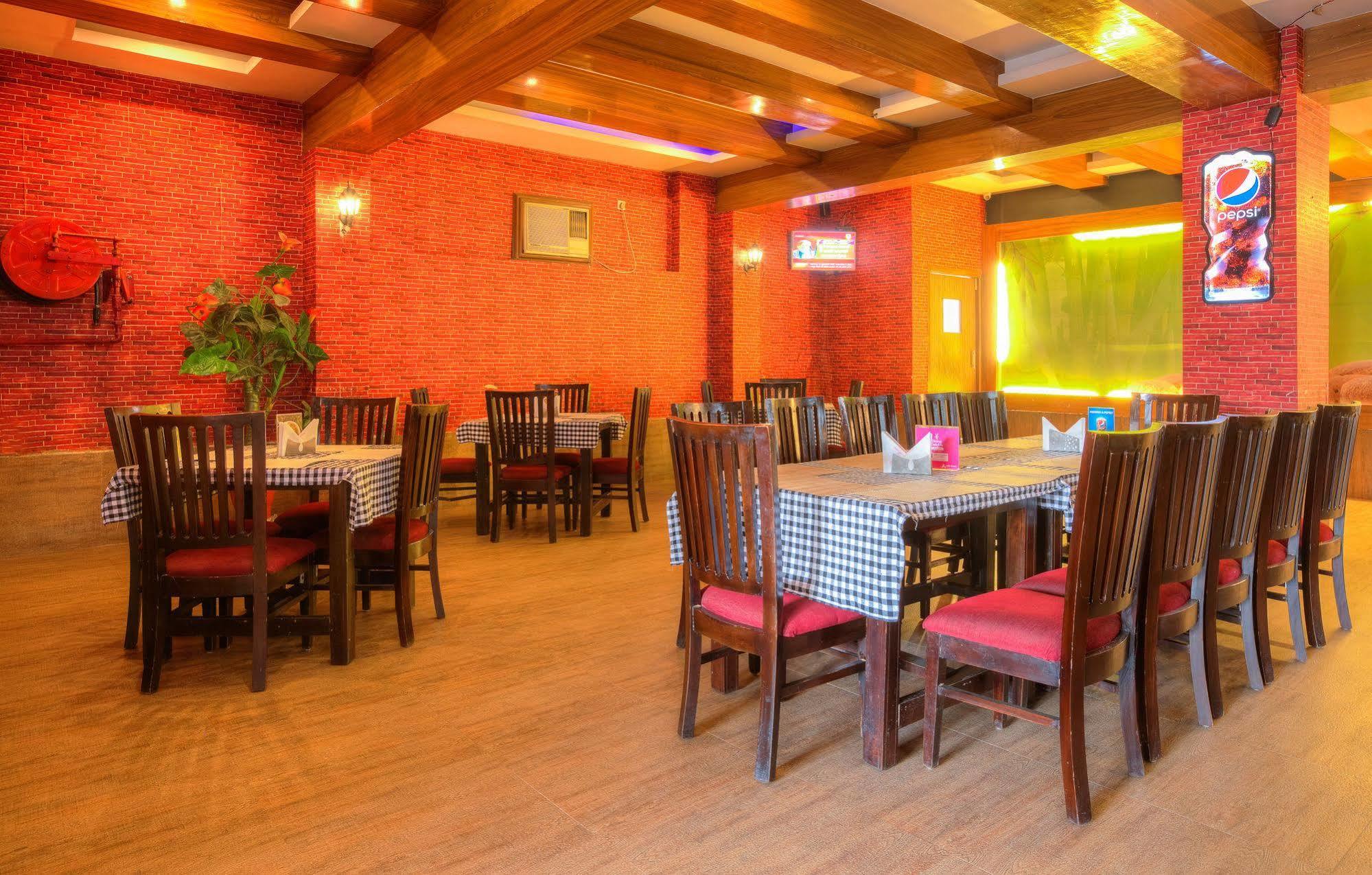 Treebo Shivam Inn Near Singapore Mall Lucknow Dış mekan fotoğraf