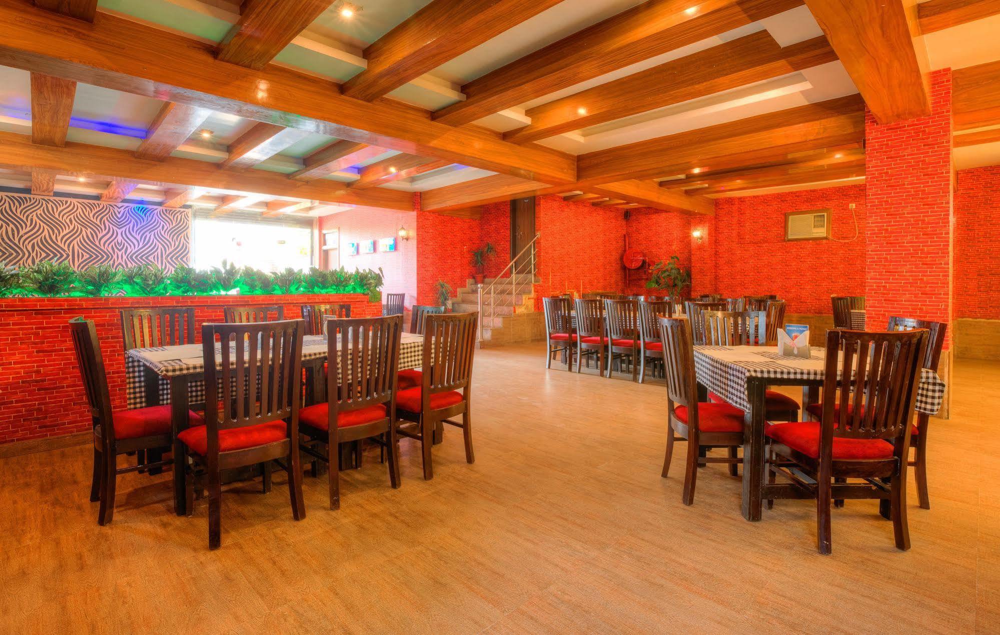 Treebo Shivam Inn Near Singapore Mall Lucknow Dış mekan fotoğraf