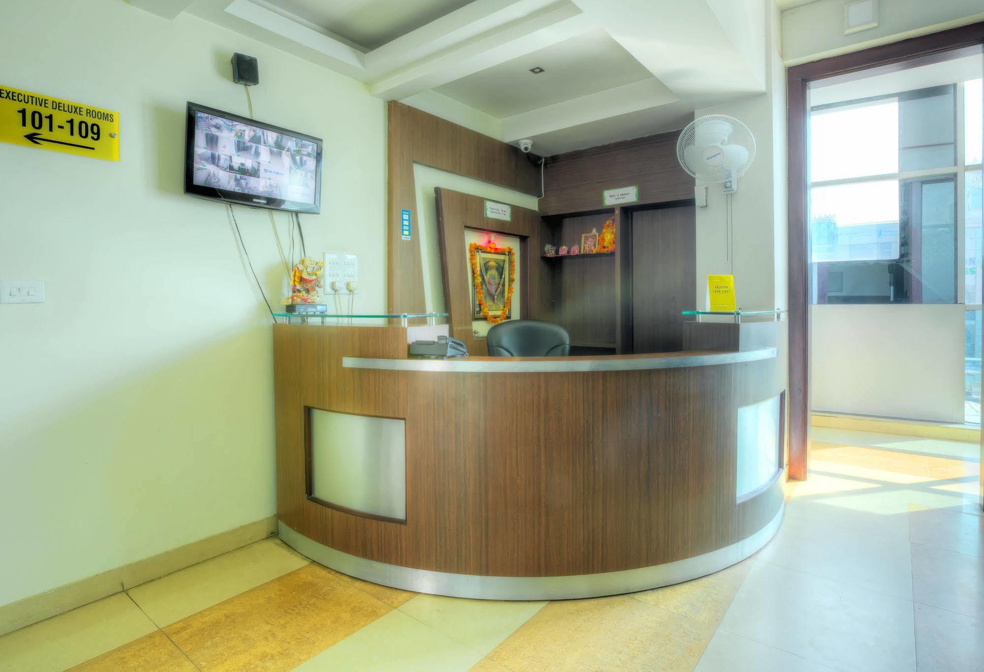 Treebo Shivam Inn Near Singapore Mall Lucknow Dış mekan fotoğraf