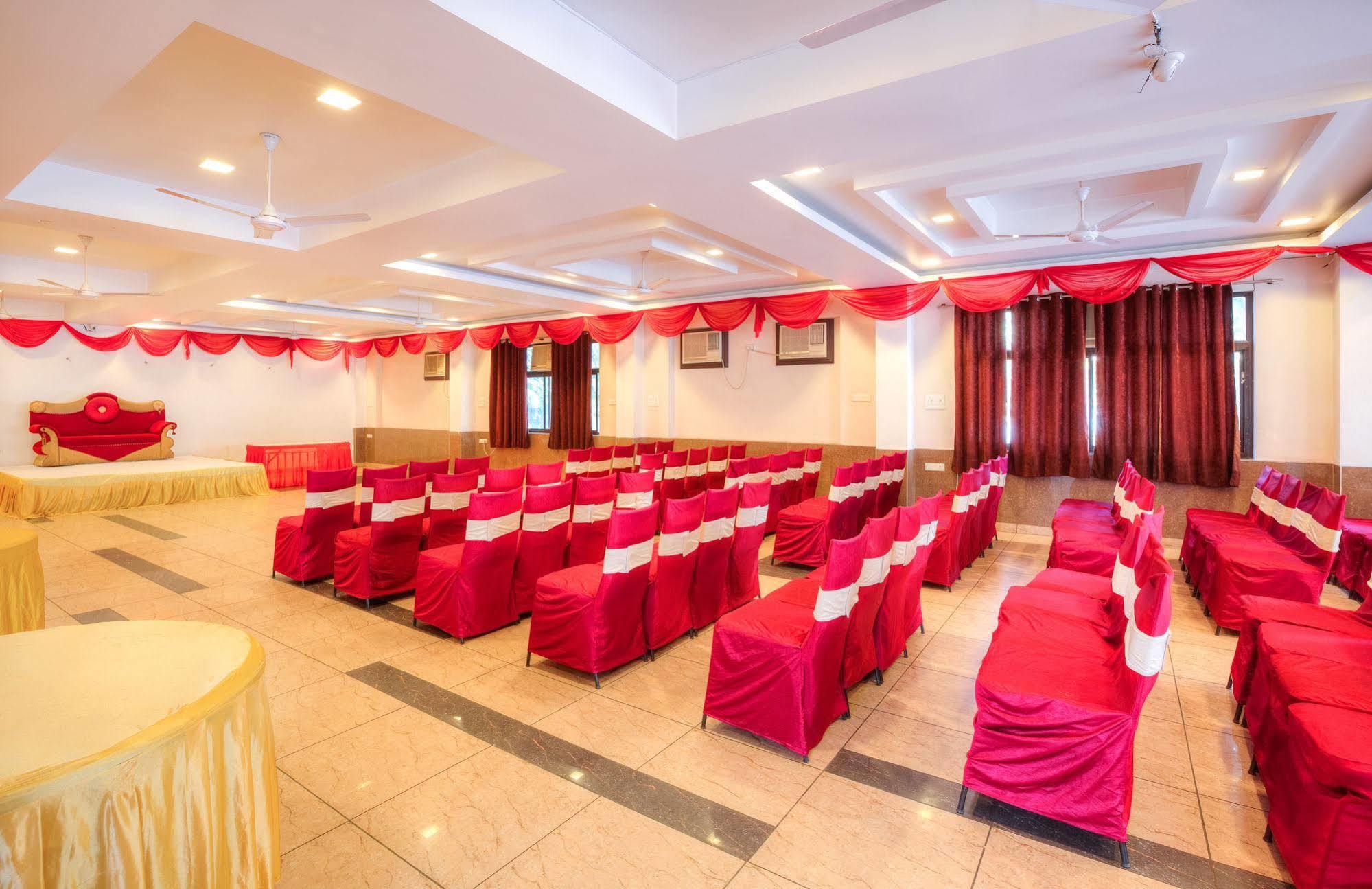 Treebo Shivam Inn Near Singapore Mall Lucknow Dış mekan fotoğraf